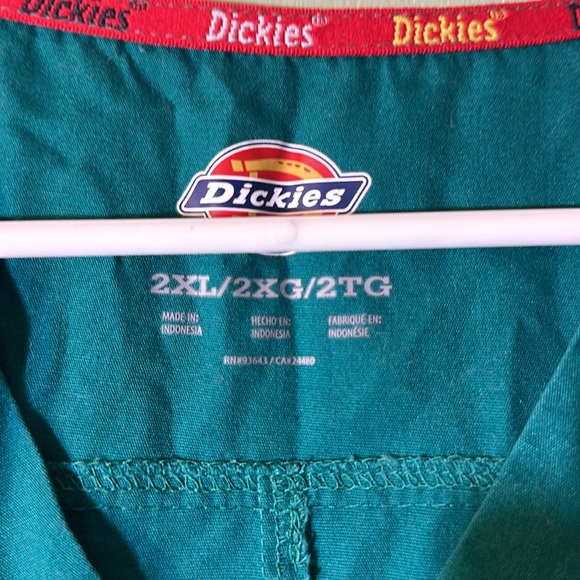 Dickies scrub top donating January 2026 - Picture 5 of 5
